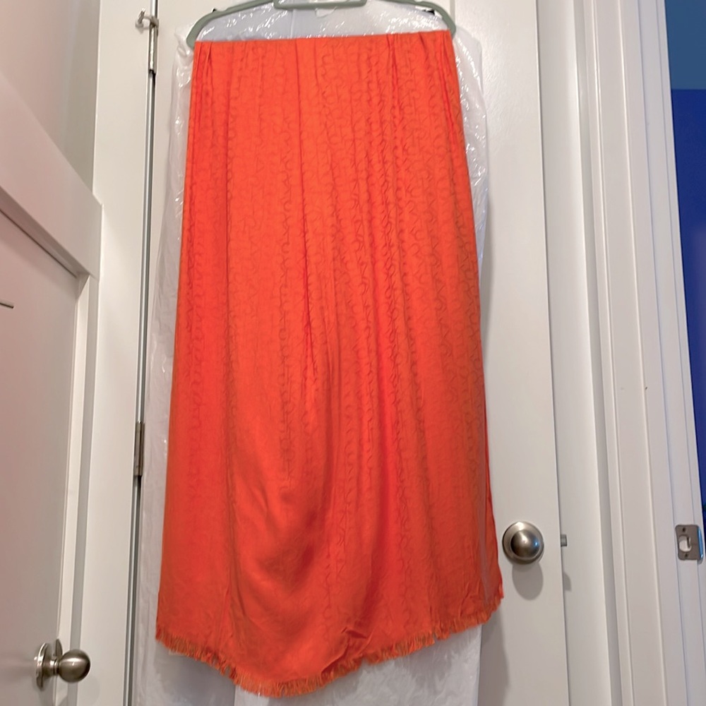 NEW 🧡 Calvin Klein CK logo large scarf/wrap NWT.